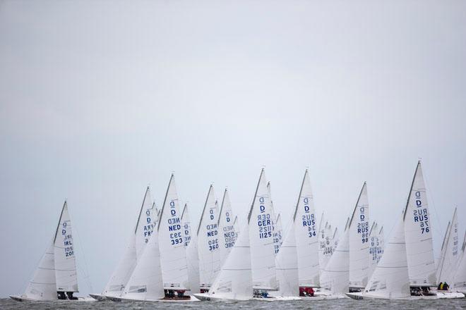 The 86 Dragons start in one fleet. © Sander van der Borch http://www.sandervanderborch.com